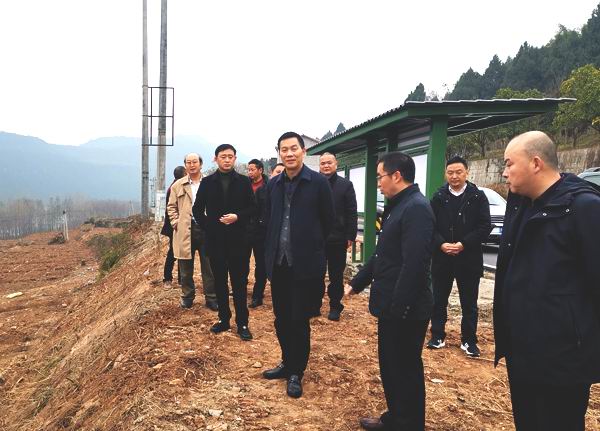 张寿于全面加快推进环嘉陵江特色农业产业带建设