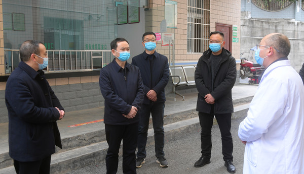 曹加伦到<font color='red'>东</font>溪镇督导调研领导班子建设、疫情防控、产业发展等工作