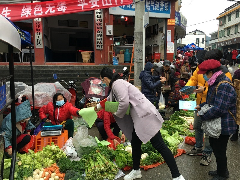 东<font color='red'>青</font>镇开展安全生产及禁毒知识宣传活动