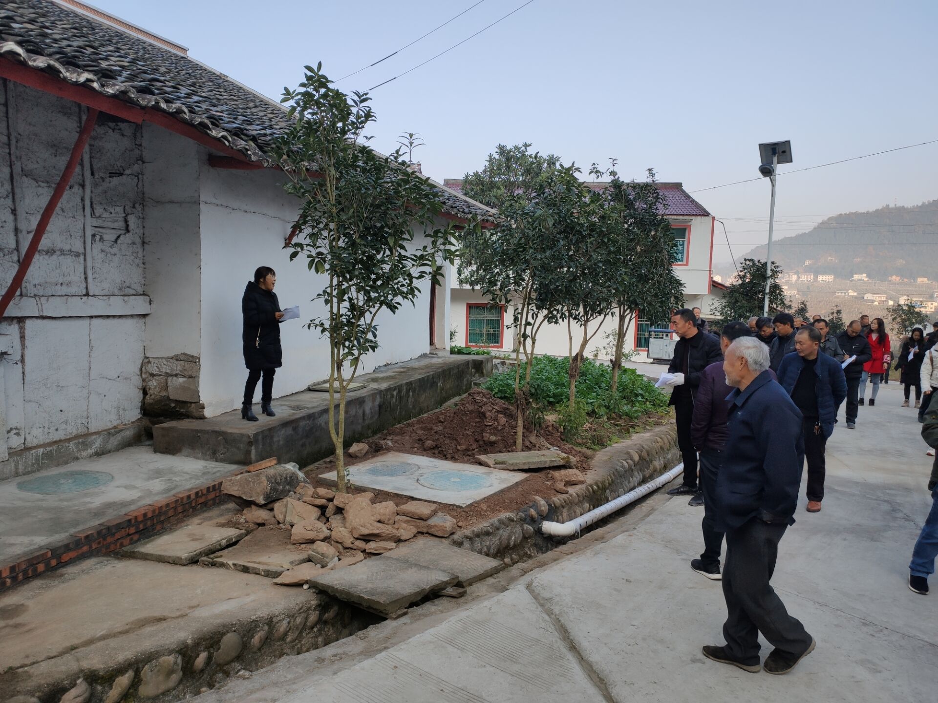 <font color='red'>岳</font><font color='red'>东</font>镇开展2019年厕所革命现场推进会