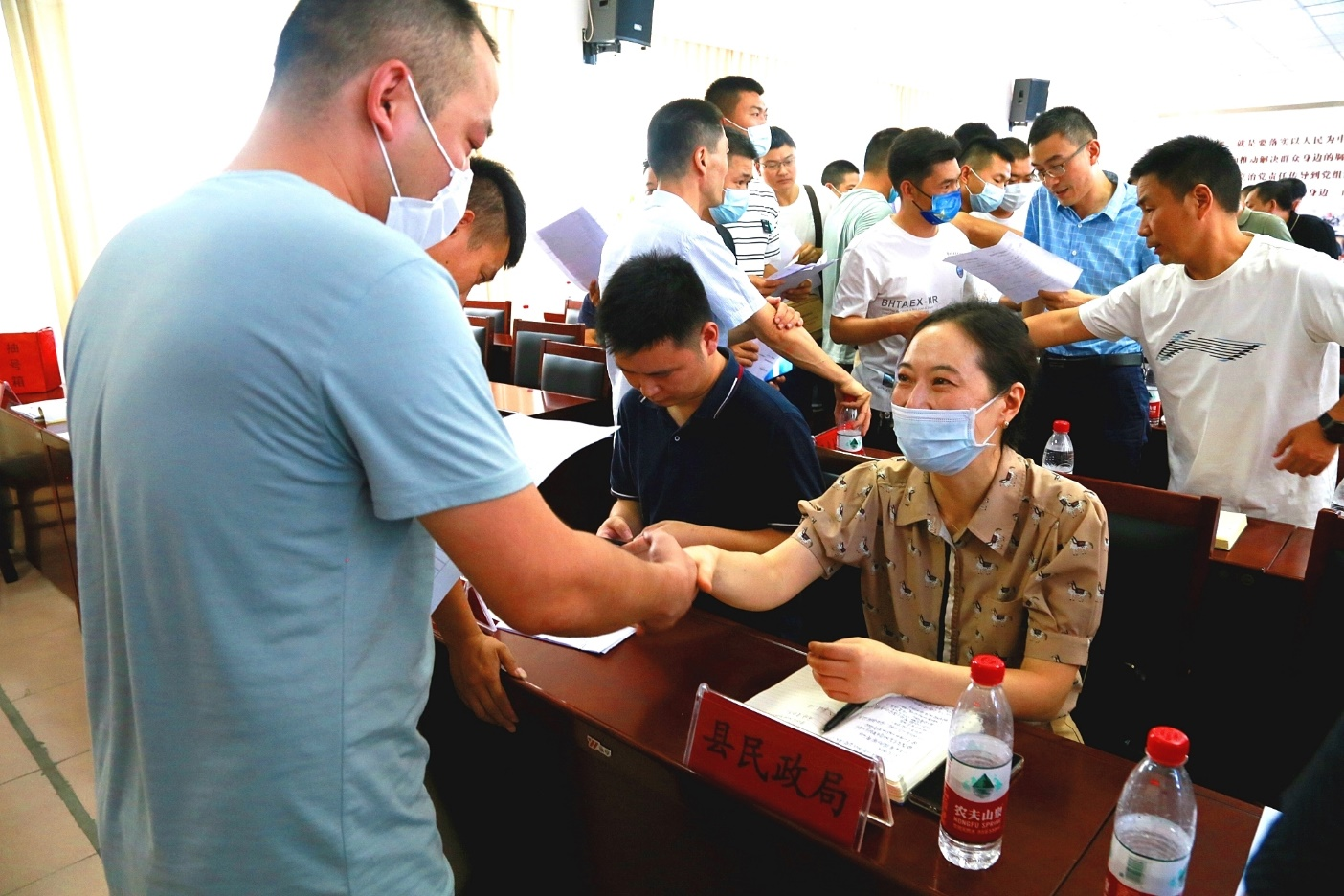 苍溪县32名转业士官经<font color='red'>公</font>开选岗走上工作岗位