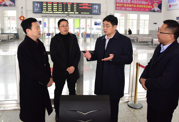 【春运特别报道】许<font color='red'>东</font>明来苍调研春运交通安全工作